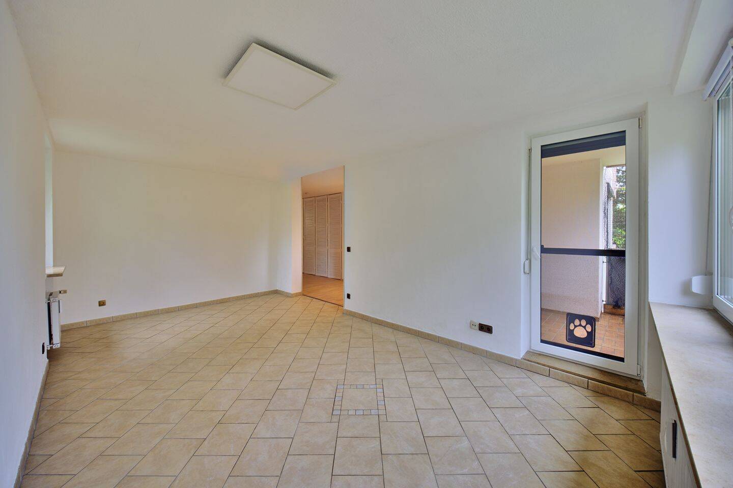 Großzügige, freie 4-Zimmer-Wohnung mit zwei Balkonen u. Tiefgaragenstellplatz – Nürnberg – Vorschaubild 8