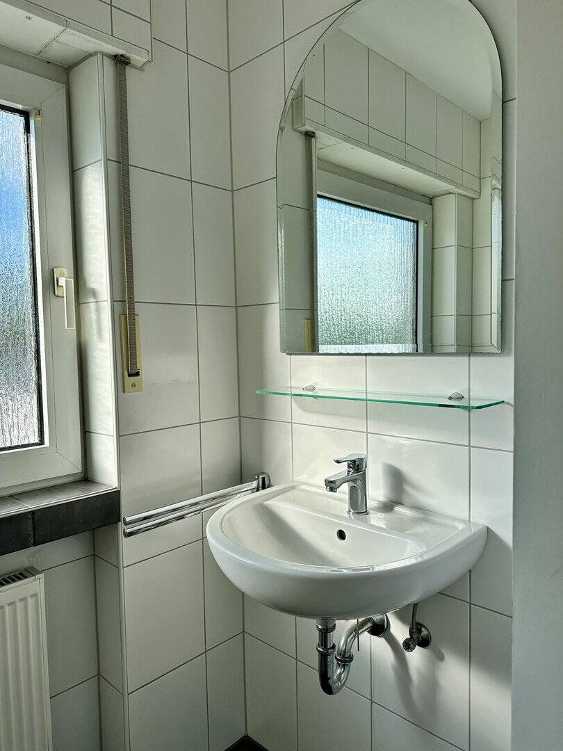 Gedämmte, helle Dachgeschosswohnung, 3 Zimmer + Arbeitszimmer mit Panoramablick auf der Bellevue – Saarbrücken – Vorschaubild 9
