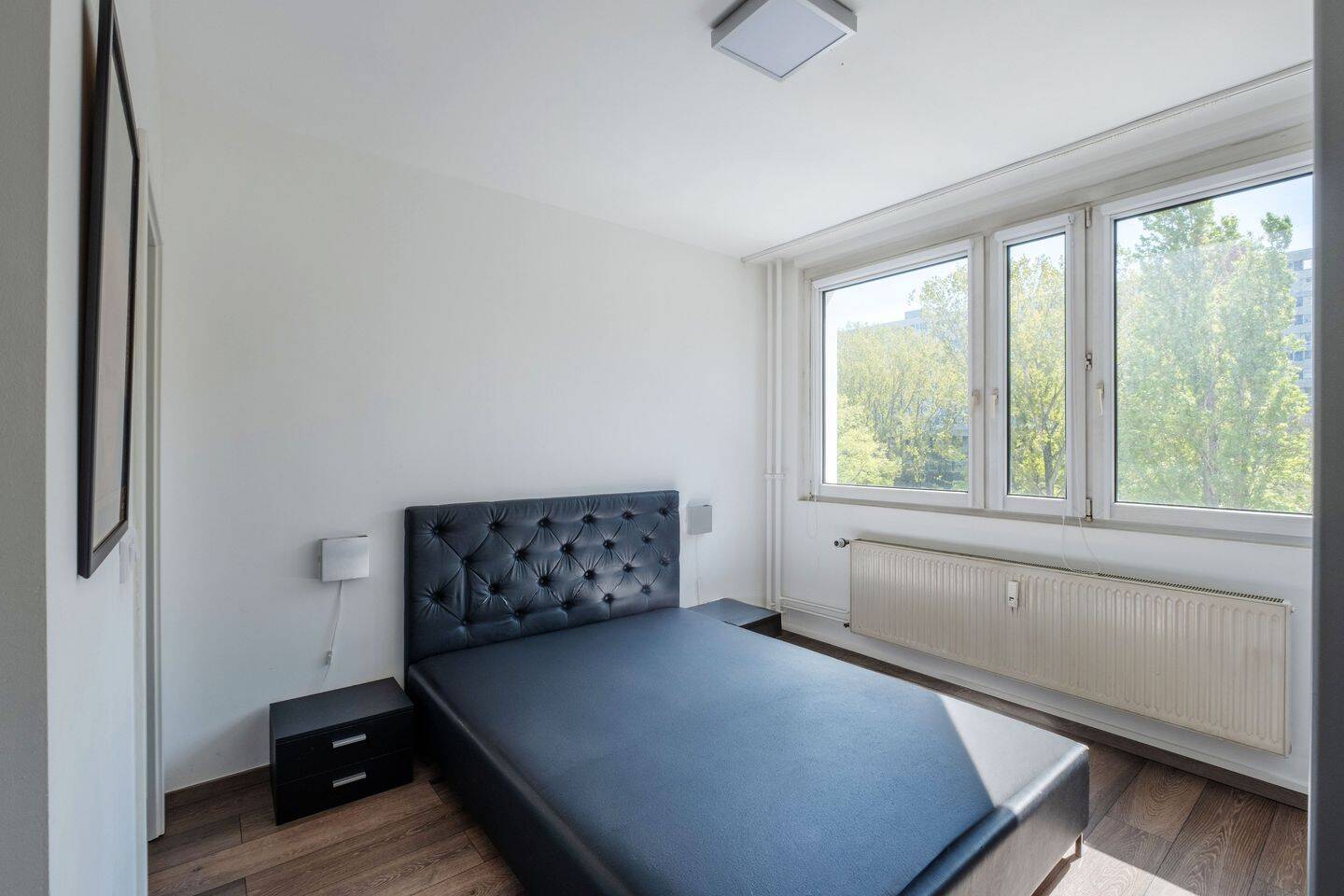 Möblierte 2-Zimmer-Wohnung am Hackeschen Markt mit Blick auf den Fernsehturm – Berlin – Vorschaubild 4