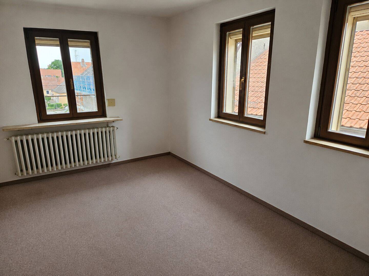 Einfamilienhaus mit Garage und Stellplatz in Rottenbauer zu verkaufen – Würzburg – Vorschaubild 8