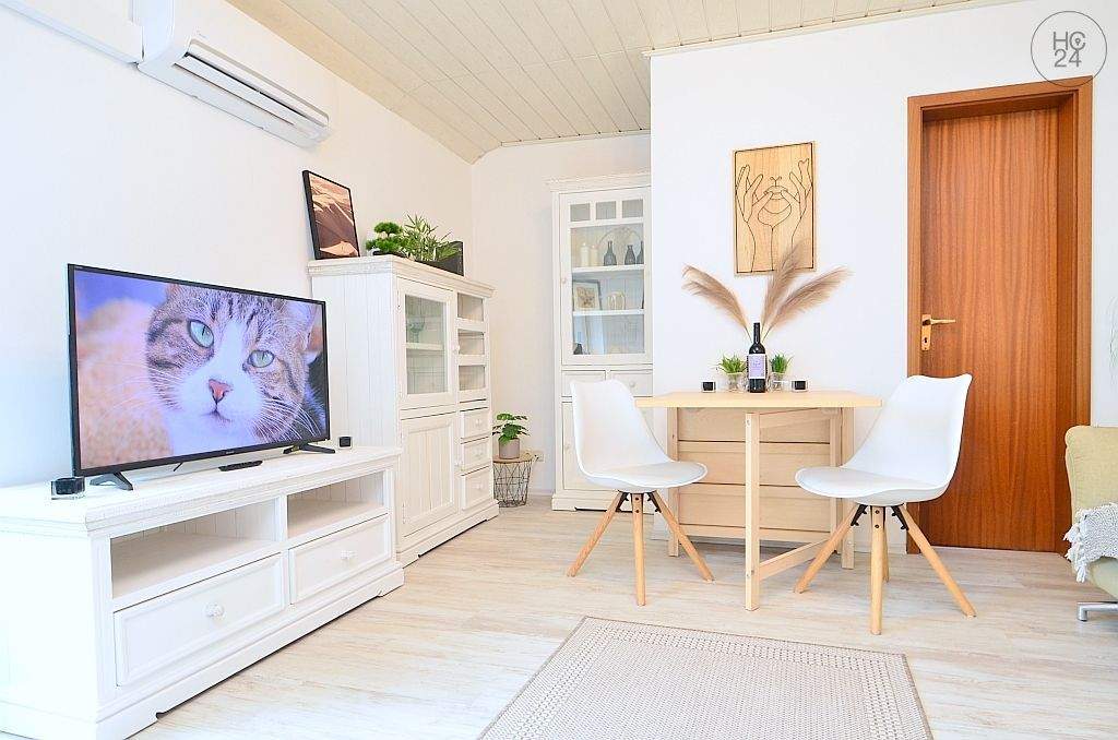 Modern möblierte Wohnung mit WLAN, Balkon, Klimaanlage, Stellplatz und Wlan