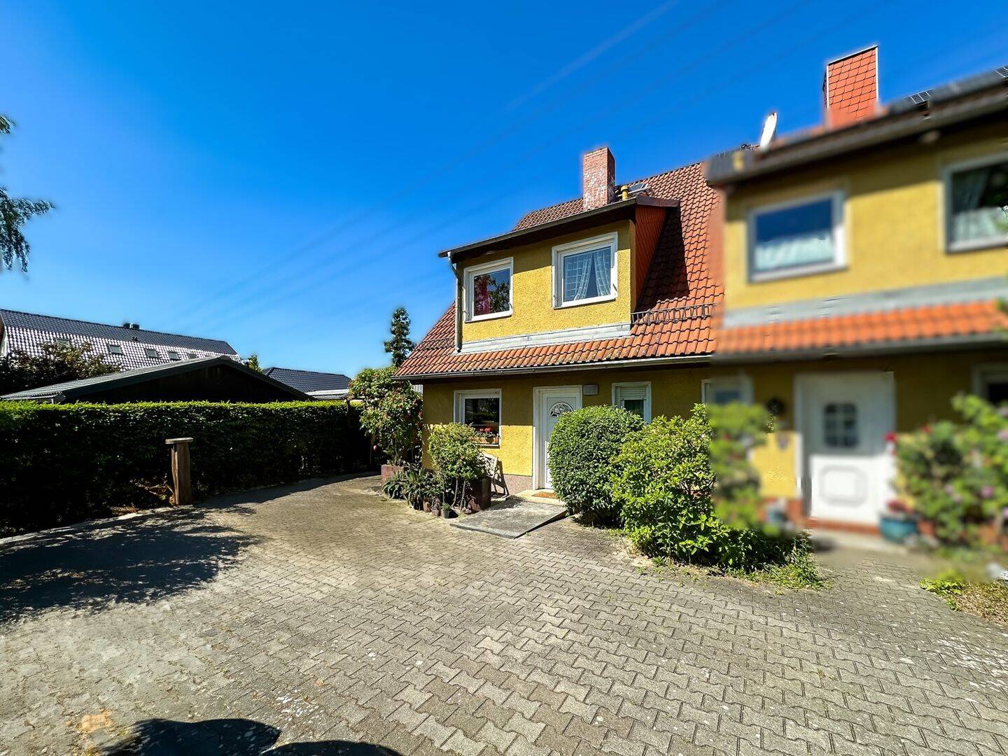 Familienfreundliche Doppelhaushälfte mit 4 Zimmern und schönem Garten – Berlin – Vorschaubild 2