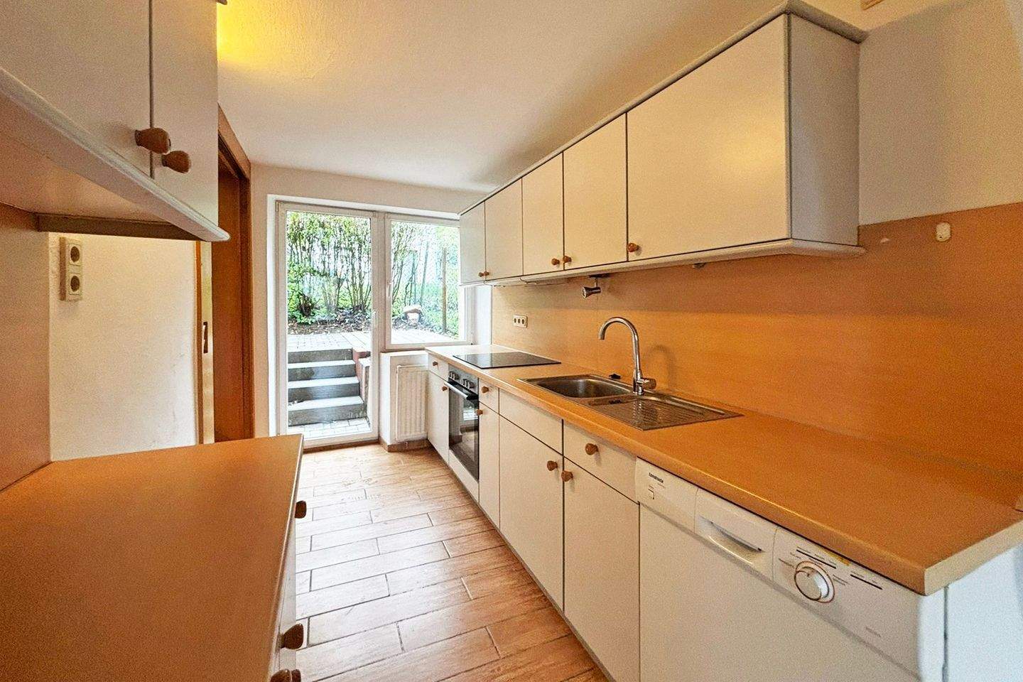 Einfamilienhaus + zwei ca. 50 m² große Wohnungen in attraktiver Lage + top Anbindung nach Luxemburg! – Trierweiler – Vorschaubild 5