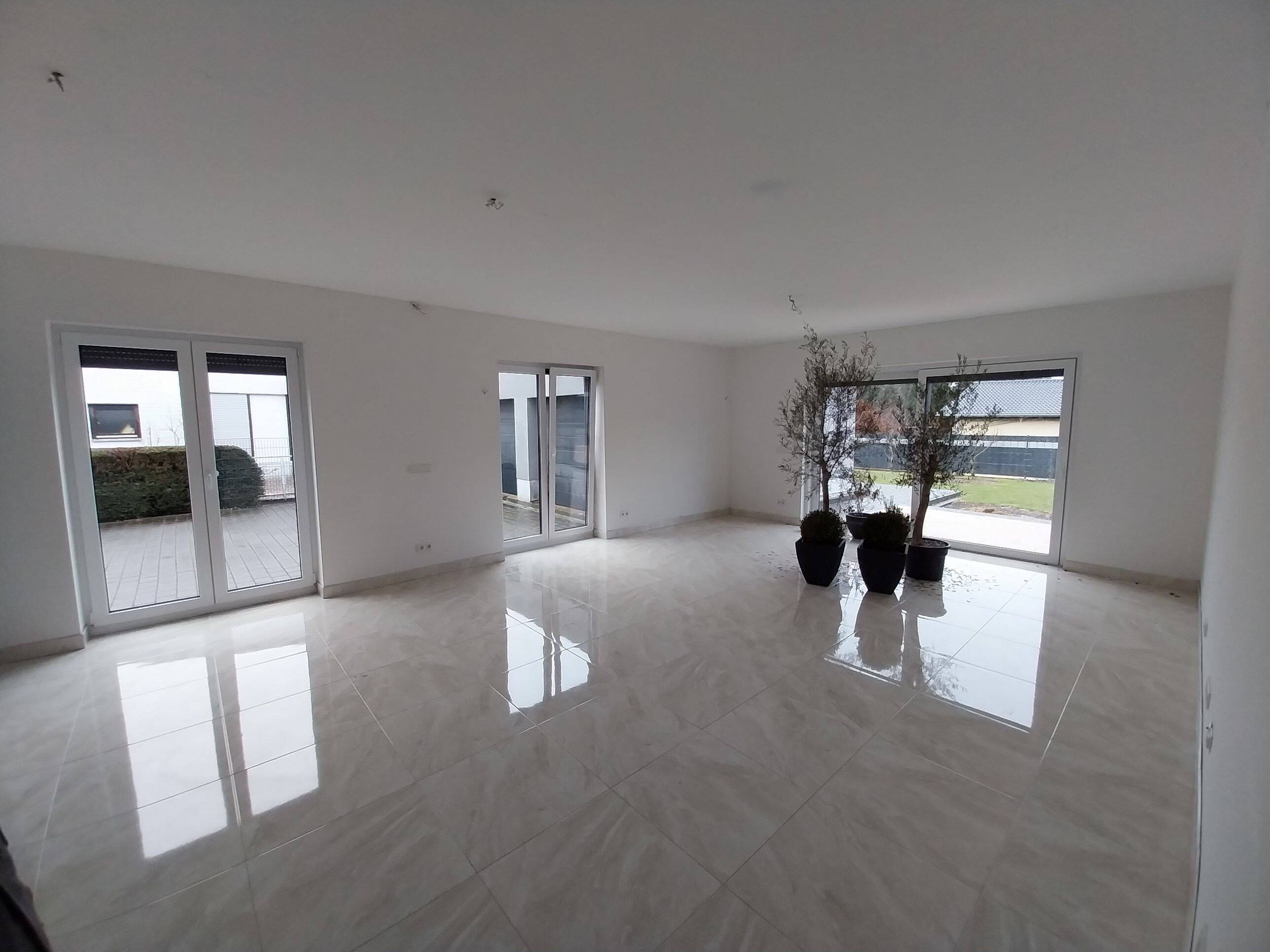 Neunkirchen-Kohlhof: moderne, luxuriöse DHH (ca.270m² Wfl.) mit Terrasse, Garten u. Garage in ruhiger Top-Lage – Neunkirchen – Vorschaubild 4
