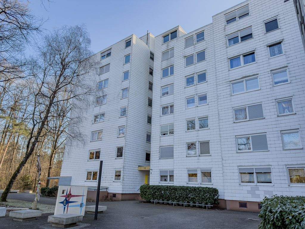 Helle 3-Zimmer-Wohnung mit Balkon und Tiefgarage