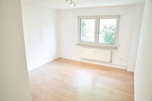 Gerne auch an eine Studenten-WG ! Moderne Hochparterre-Wohnung im Woogsviertel – 64283 Darmstadt – Vorschaubild 4