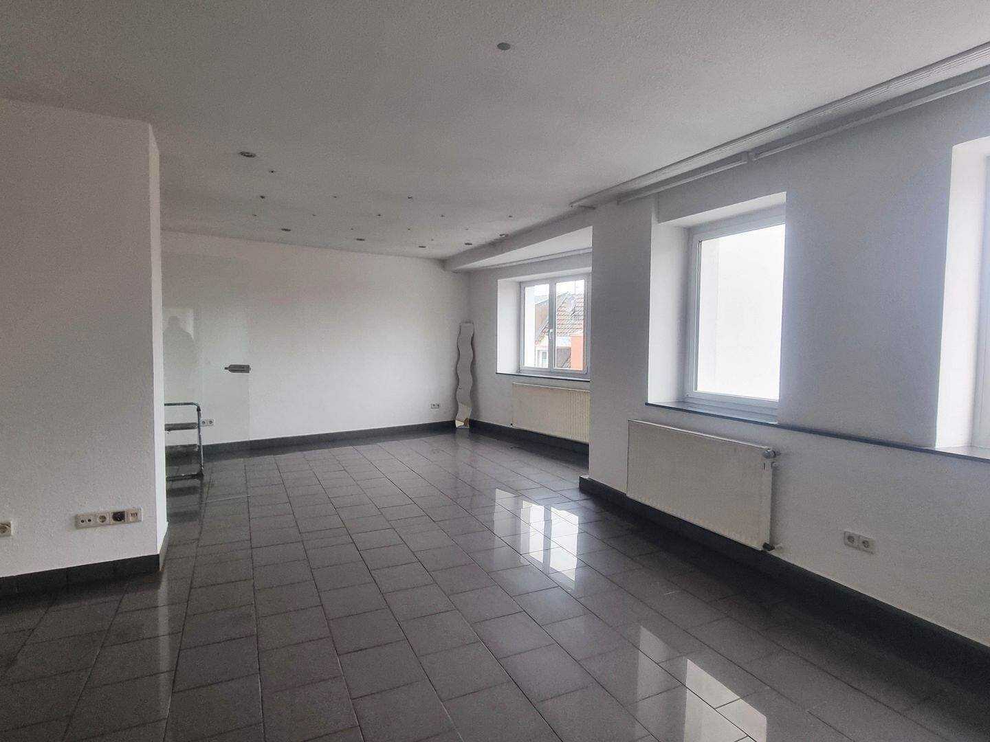 Immobilienpaket: 4 Eigentumswohnungen, Gewerbefläche, Lagerfläche im Zentrum – Saarbrücken – Vorschaubild 4