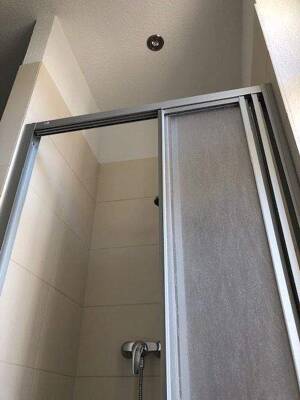 Schicke großräumige 2 Zimmerwohnung / Fußbodenheizung / Küche mit Zugang zum sonnigen Balkon / Tageslichtbad mit Wanne/Dusche – 4105 Leipzig – Vorschaubild 5
