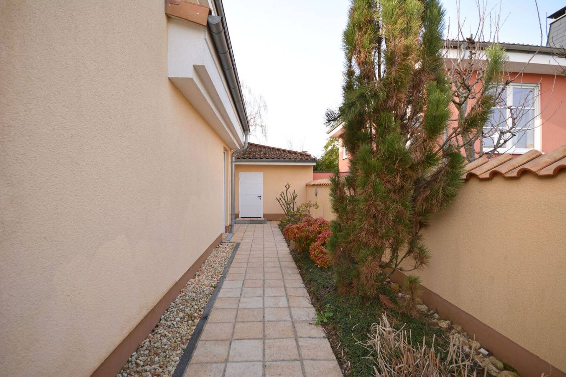 Einfamilienhaus in 50858 Köln mit 233 m² kaufen