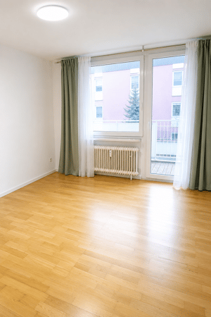 Bezugsfreies 1-Zimmer-Apartment mit Balkon, Duplex-Garage und Aufzug in München – 81673 München – Vorschaubild 2