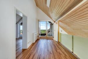 +++ frisch renoviert - DG-Maisonette-Galerie - Fußboden-Heizung - 2 Bäder - Balkon mit Fernblick - inklusive Einbaukü... – 70439 Stuttgart – Vorschaubild 7