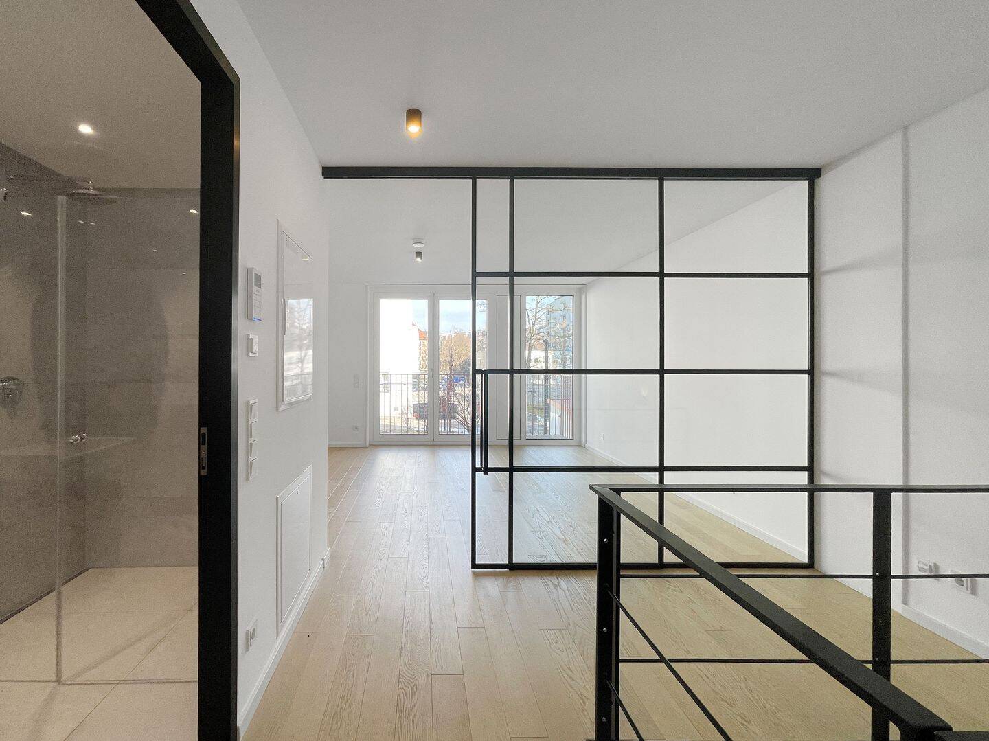 Exklusiv und elegant: stilvolles, neuwertiges Designer-Townhouse – München – Vorschaubild 4