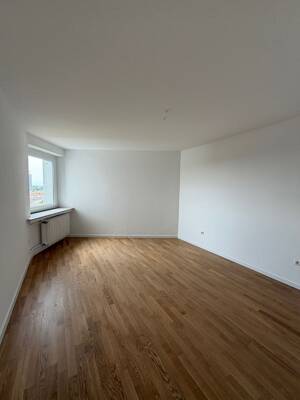 3,5 Zimmer-Whg mit Domblick, Einbauküche, begehb. Kleiderschrank, Tageslichtbad und separatem Büro/Kinderzimmer in Köln Mülheim – 51065 Köln – Vorschaubild 6