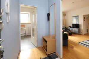 DAS PERFEKTE CITY-APARTMENT - MIT LOGGIA , AUFZUG & PARKPLATZ - FÜR SINGLES ODER DOUBLES – 10779 Berlin – Vorschaubild 2