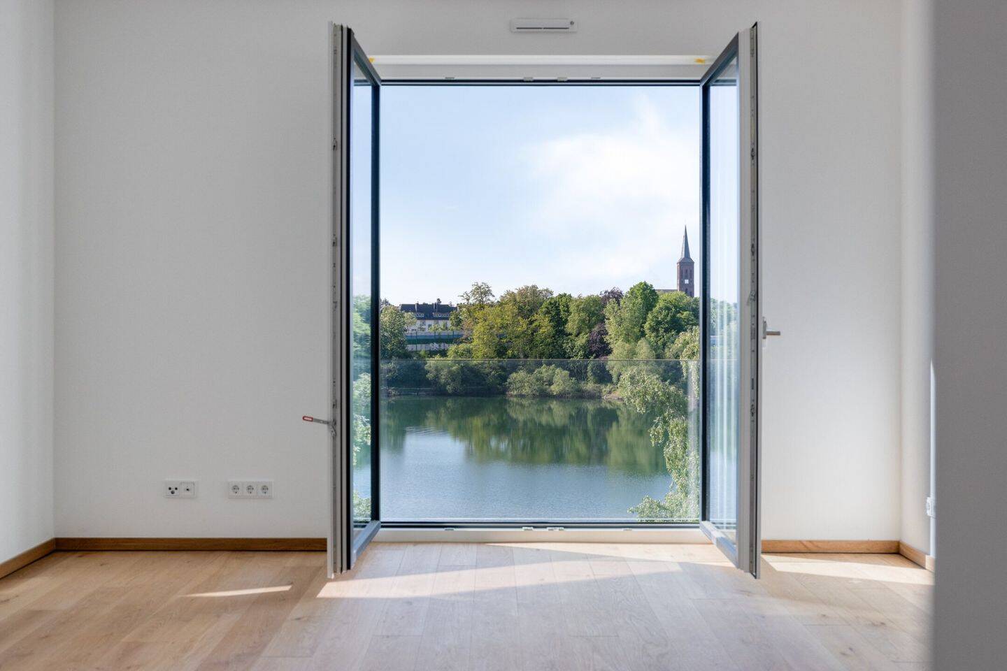 Waterfront ! Erstbezug ! EBK ! exklusive Neubau Wohnung – Düsseldorf – Vorschaubild 4