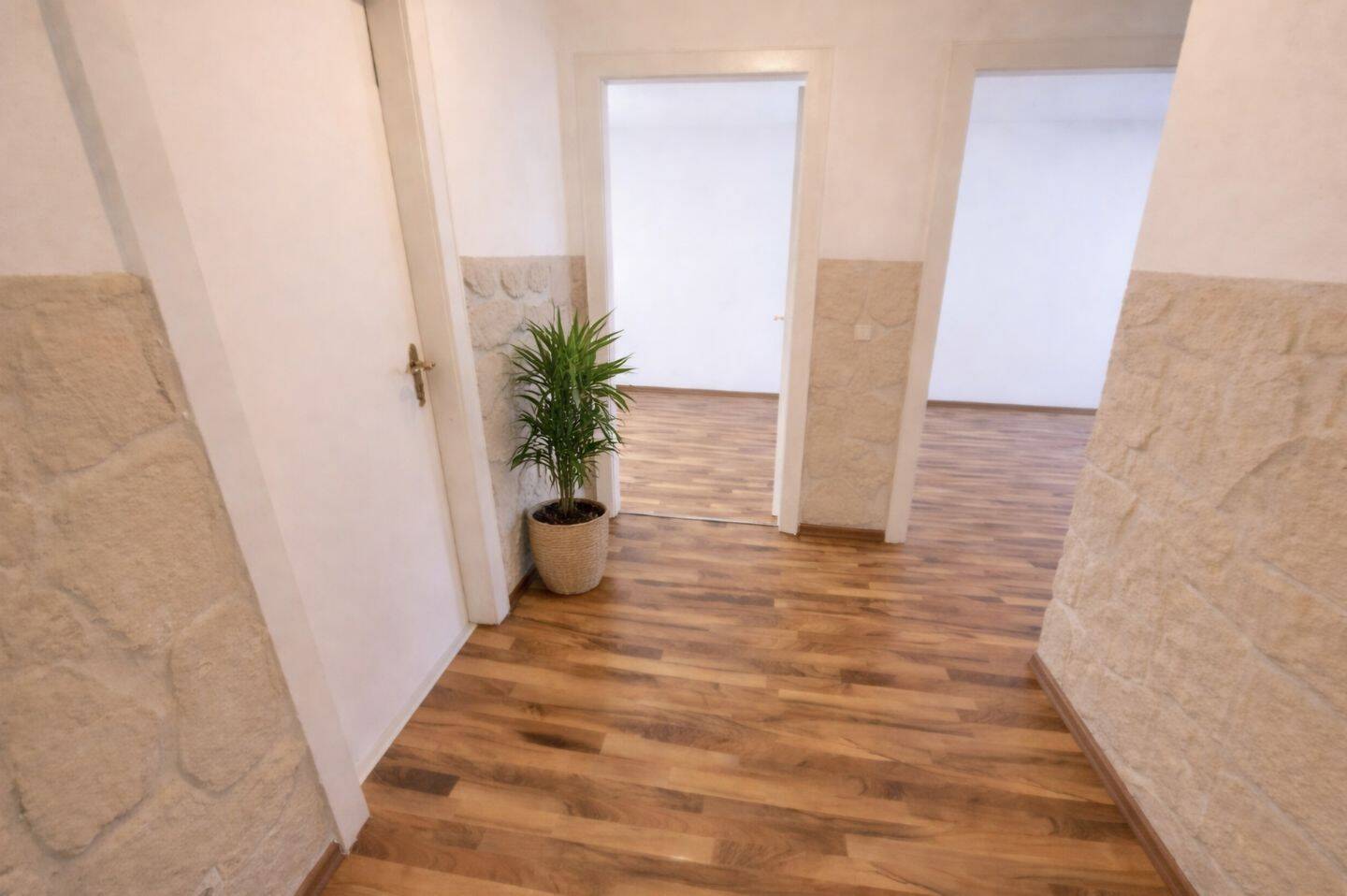 Attraktive Kapitalanlage in Uhlenhorst - Noch Vermietete 3-Zimmer-Wohnung mit Balkon und Stellplatz – Hamburg – Vorschaubild 3