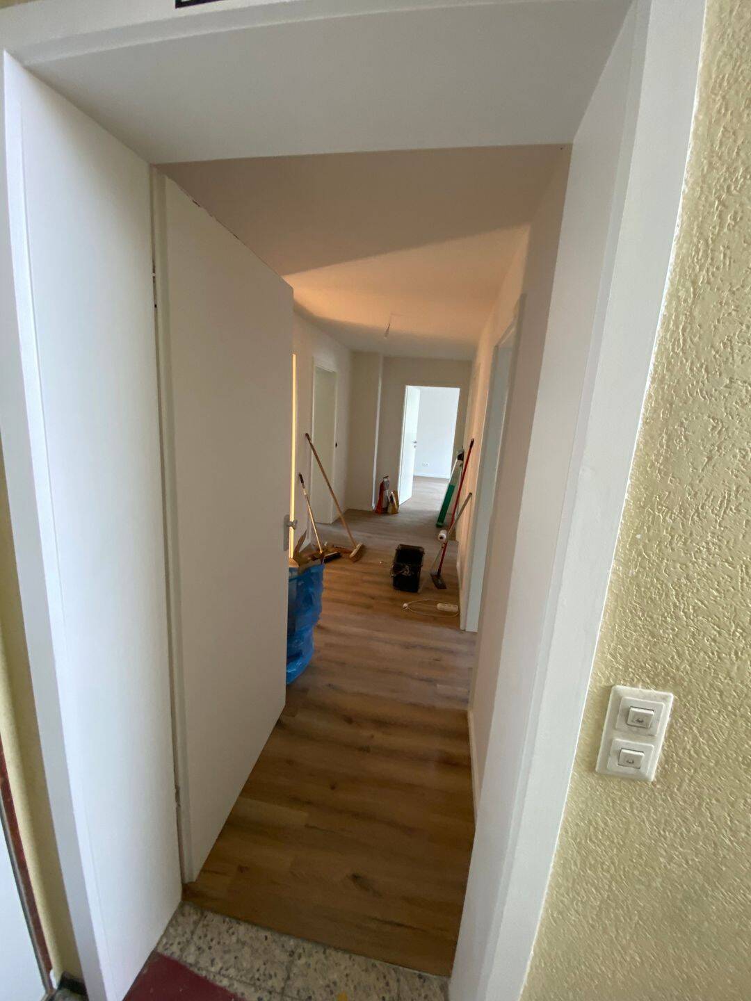 Geräumige 4-Zimmer Wohnung in Schwanstetten, Ideal für Familien – Schwanstetten – Vorschaubild 3