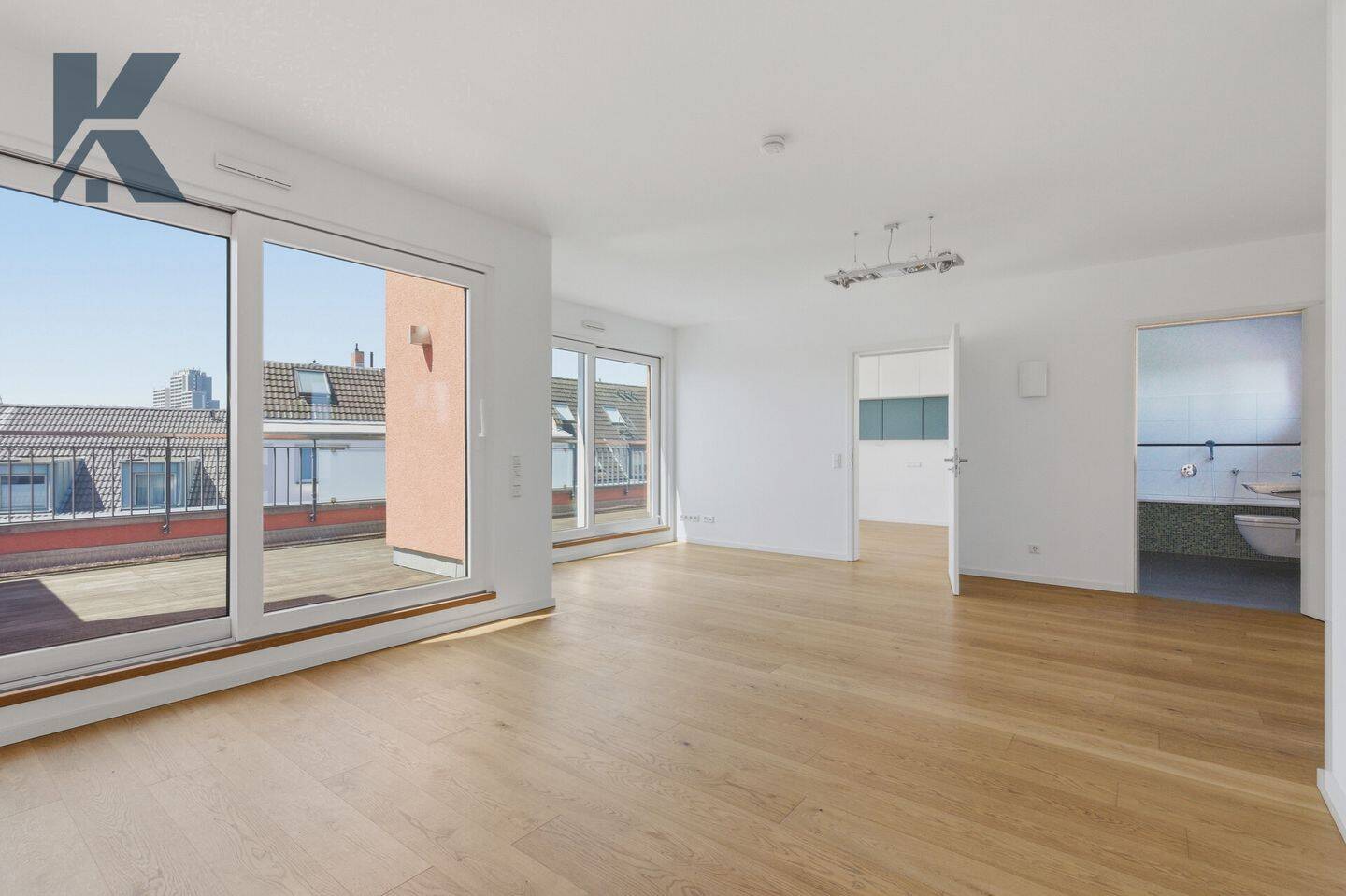 Penthouse-Wohnung. Neubau-Standard. 2 Zimmer mit 2 Dachterrassen. Stellplatz.