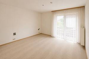 Vielseitiges Wohn- und Geschäftshaus mit großem Grundstück und Entwicklungspotenzial in Frankfurt-Bonames – 60437 Frankfurt am Main – Vorschaubild 7