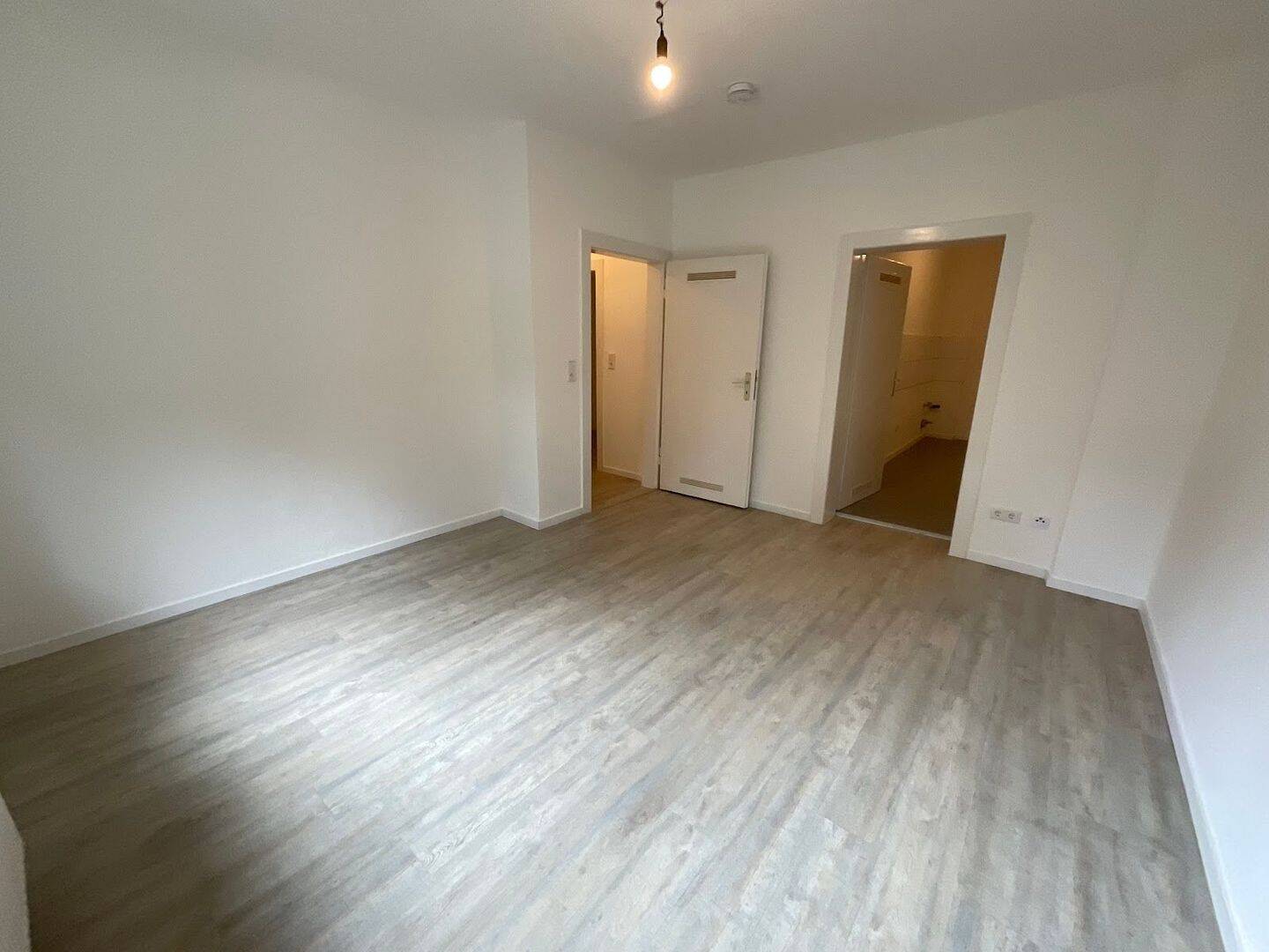 Frisch renoviert und bezugsfertig - jetzt einen Termin buchen – Remscheid – Vorschaubild 4