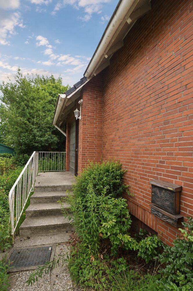 Großzügiges Zweifamilienhaus mit Garten, Garage und vielseitigem Entwicklungspotenzial – Hamburg – Vorschaubild 5