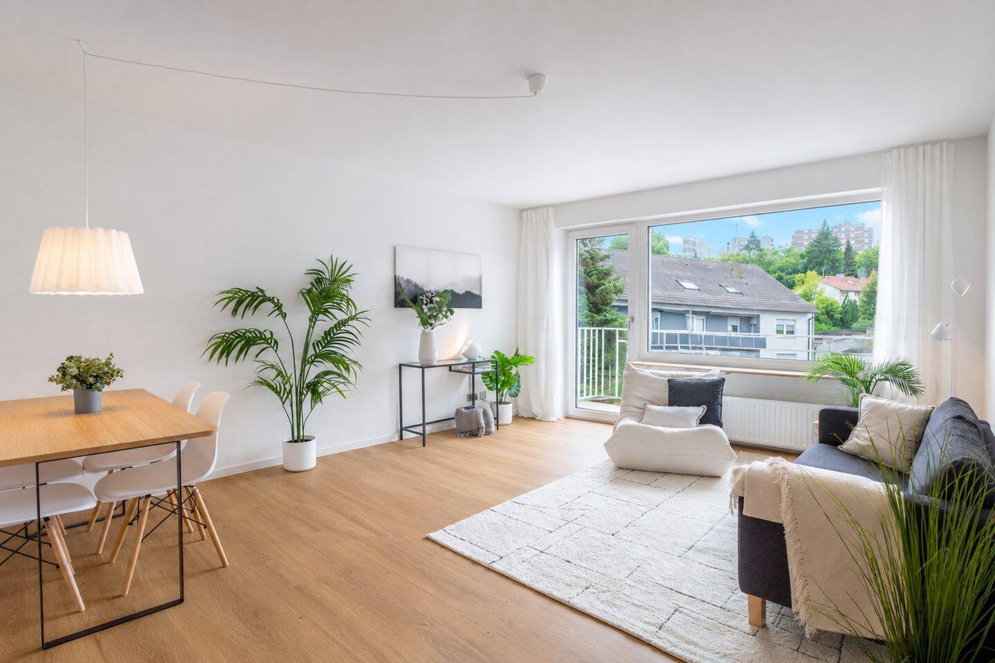 ++2026 sanierte, gepflegte ETW in Wü.-Lengfeld zvk, 3 Zi., Balkon, Garage++