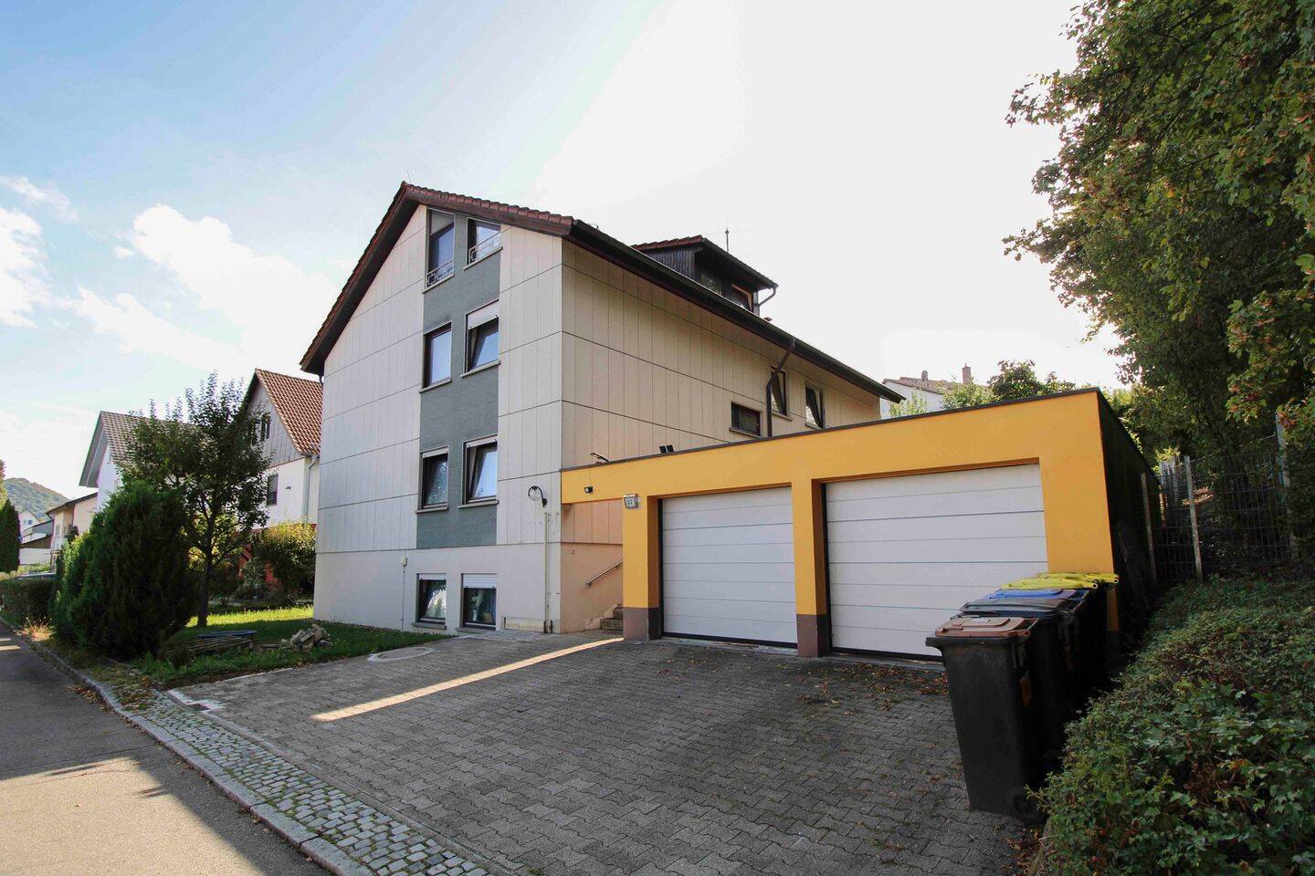 Vollvermietbares 4-Familienhaus in ruhiger Anliegerstraße - Viel Platz & Entwicklungsspielraum