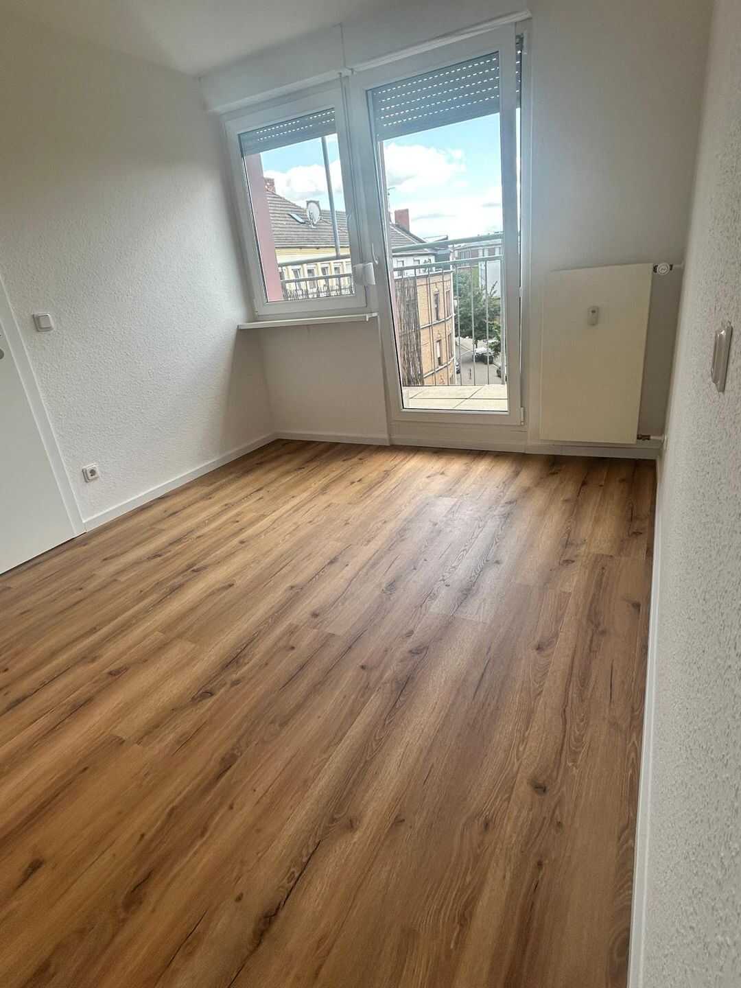 Schöne helle 2026 renovierte Wohnung mit einem Balkon. – Saarbrücken – Vorschaubild 5