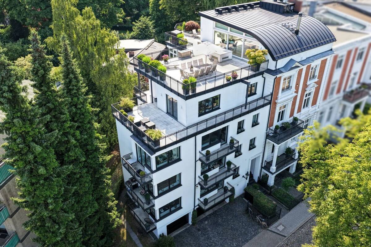 Ikonische Stadtvilla in Harvestehude - aufgeteilt & mit bezugsfreiem Penthouse – 20149 Hamburg – Bild 1 von 9