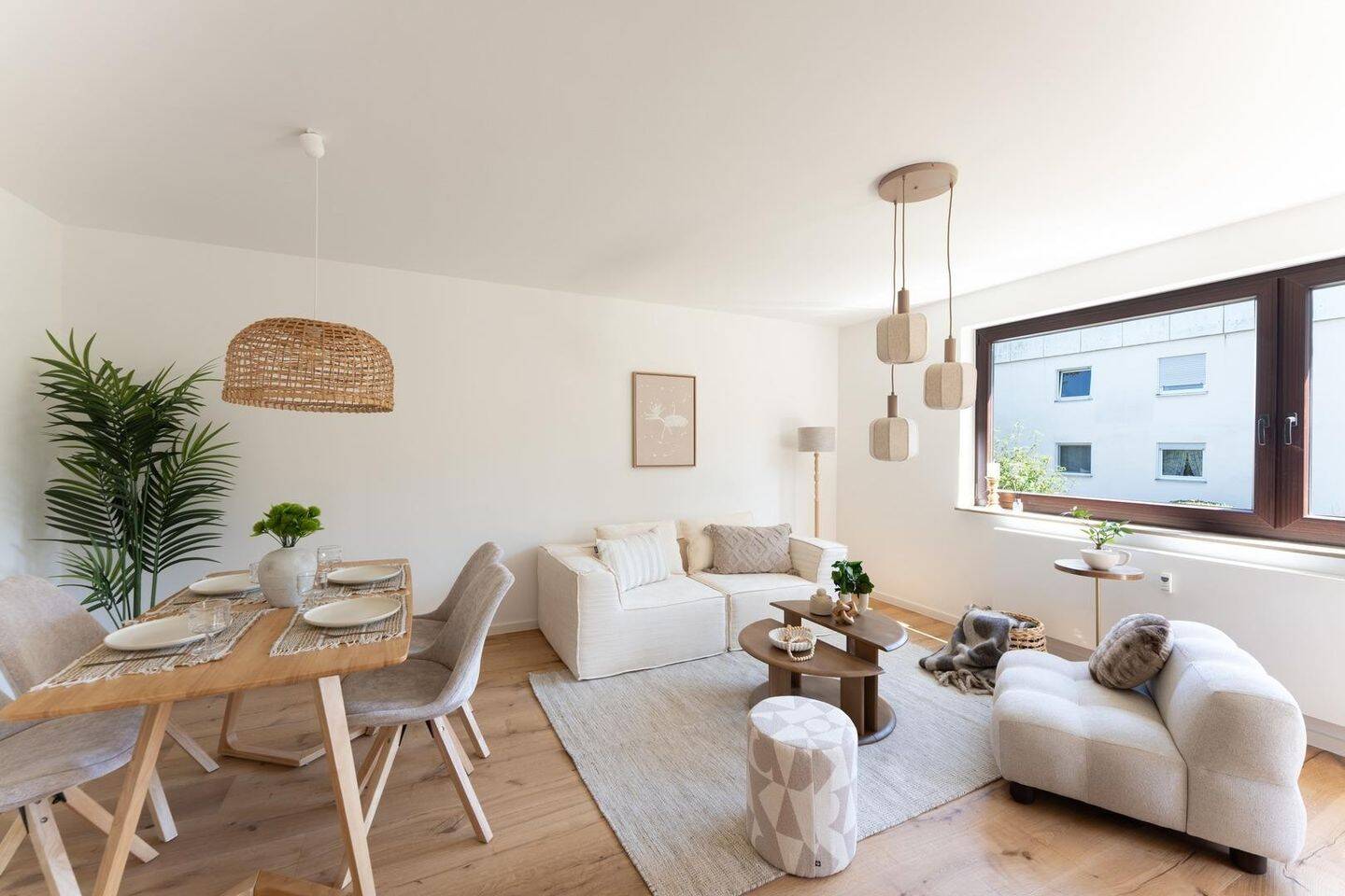 Erstbezug nach Kernsanierung: 4-Zimmer-Wohnung mit PV-Mieterstrom & TG-Stellplatz in S-Heumaden