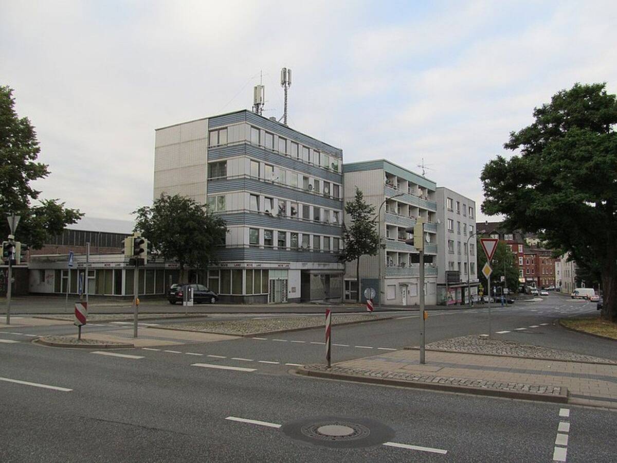 1 Zimmer mit Ladenfenster zum Hinterhof & WC in Kassel Miete oder Mietkauf ab €200 + €222 NK – 34125 Kassel – Bild 1 von 8