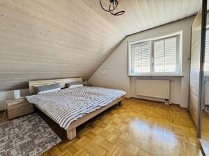Gemütliche 2-ZKB-DG-Wohnung, komplett möbliert, 2 Kfz-Plätze, bezugsfrei, ruhige Lage IN-Nord – 85055 Ingolstadt – Vorschaubild 6