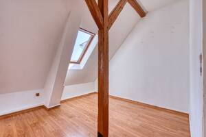 Helle 2-Zimmer-Dachgeschosswohnung mit Einbauküche und Charme in Bremen-Gröpelingen – 28239 Bremen – Vorschaubild 9