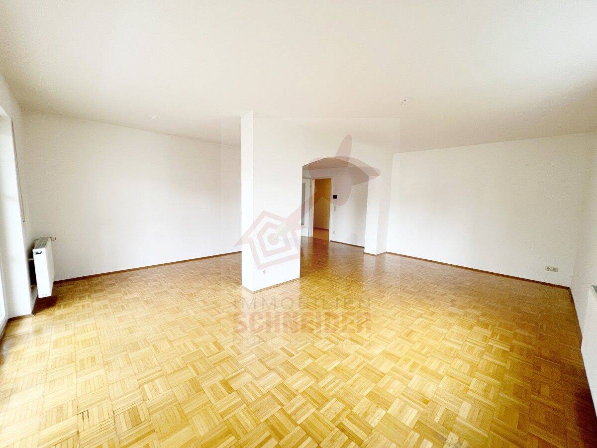 IMMOBILIEN SCHNEIDER - schöne 3,5 Zimmer Wohnung mit Süd-Balkon, eigenem Garten und neuwertigem Bad – München – Vorschaubild 5