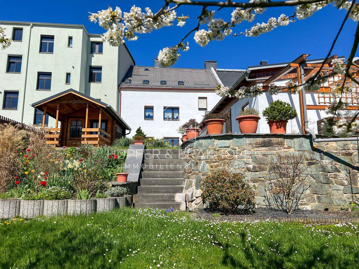 Ihr neues Familienzuhause: Gepflegtes Reihenhaus mit schönem Garten und Garage