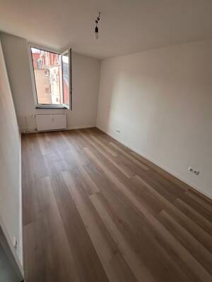 Charmanter Altbau mit moderner Wohnqualität am Stadtpark Fürth – 90762 Fürth – Vorschaubild 3