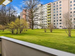 Charmante 3-Zimmer Wohnung mit Stellplatz in München – 81475 München – Vorschaubild 2