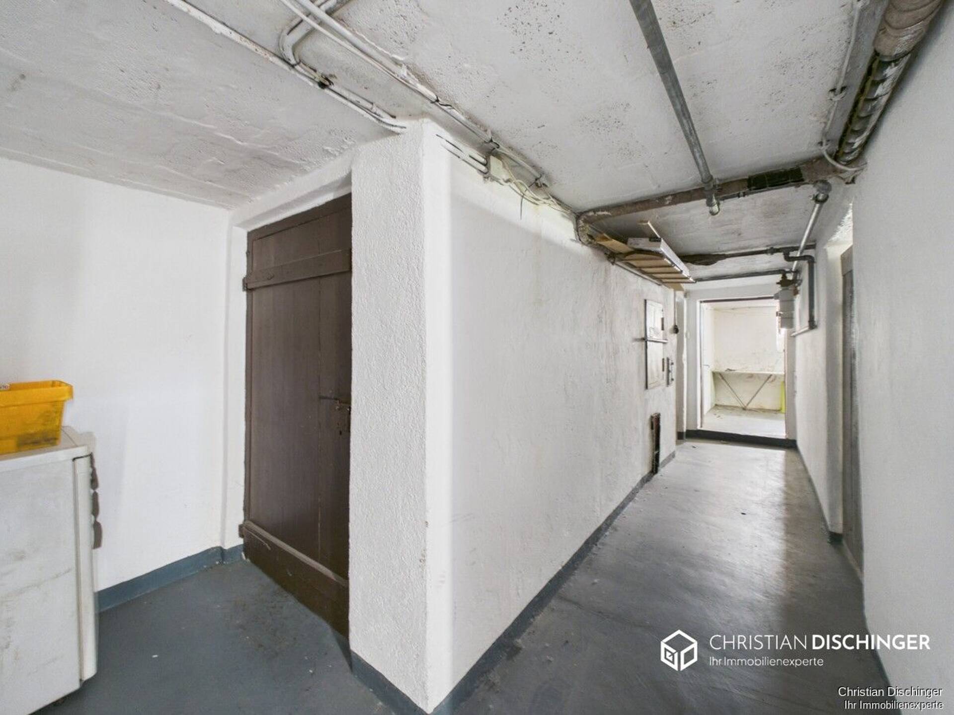 Mehrfamilienhaus in 93055 Regensburg / Schwabelweis mit 421 m² kaufen