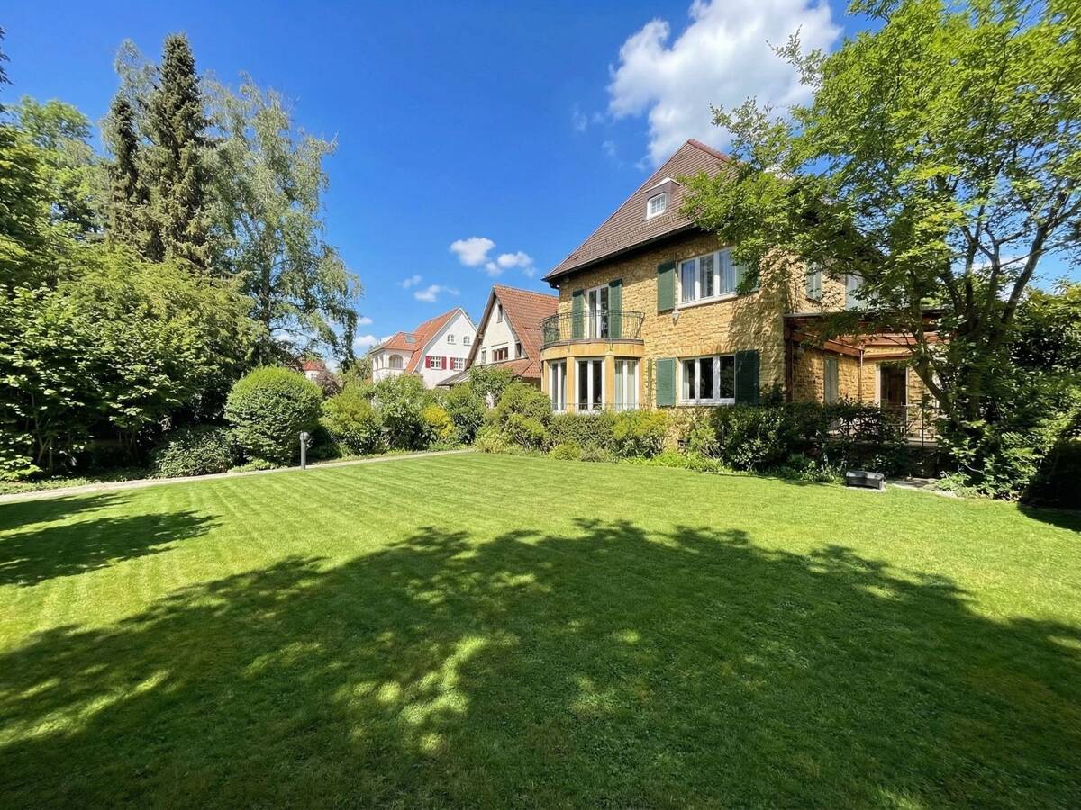 Familienglück: Charmantes Einfamilienhaus auf der Waldau – 70597 Stuttgart – Bild 1 von 9