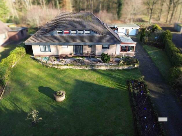 Luxuriöses 1-2 Fam-Haus Einliegerwohnung Schwimmbad Sauna – Bassum – Bild 1 von 4