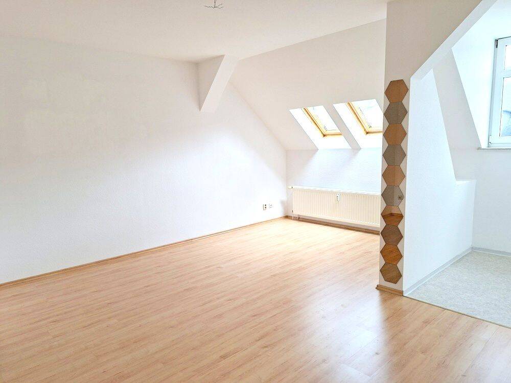 !! UNI-Nähe, 2-Raum-Wohnung im Dachgeschoss !!