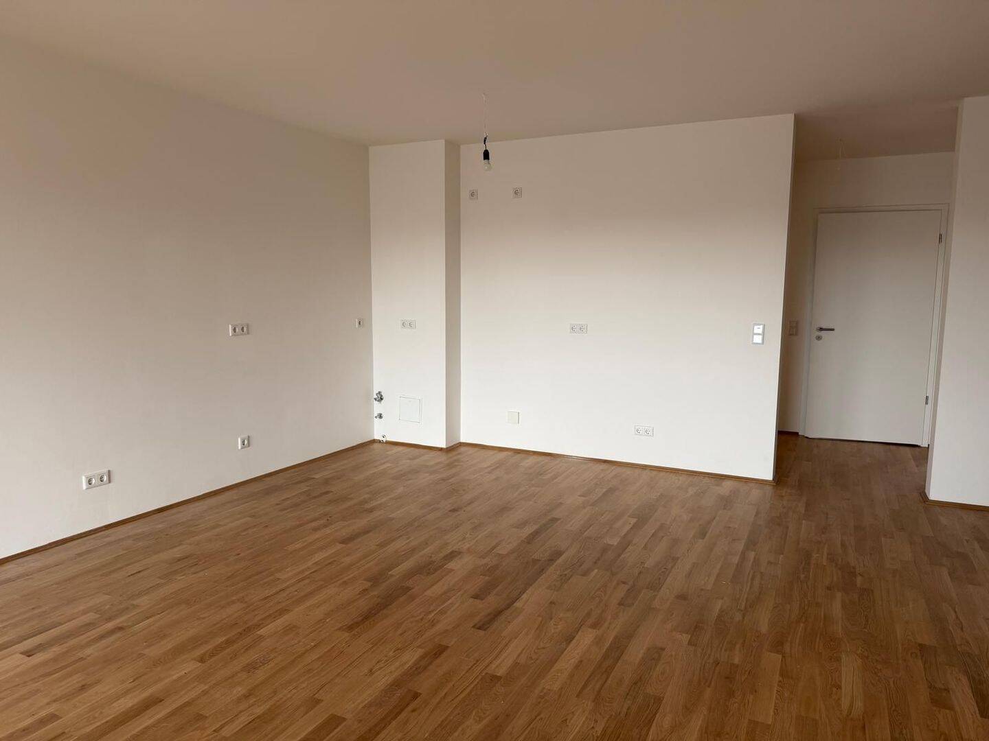 Neubau Erstbezug | Zentrale 3-Zimmer Wohnung im 3. OG mit zwei Bädern, Loggia, EBK und TG Stellplatz – Darmstadt – Vorschaubild 4