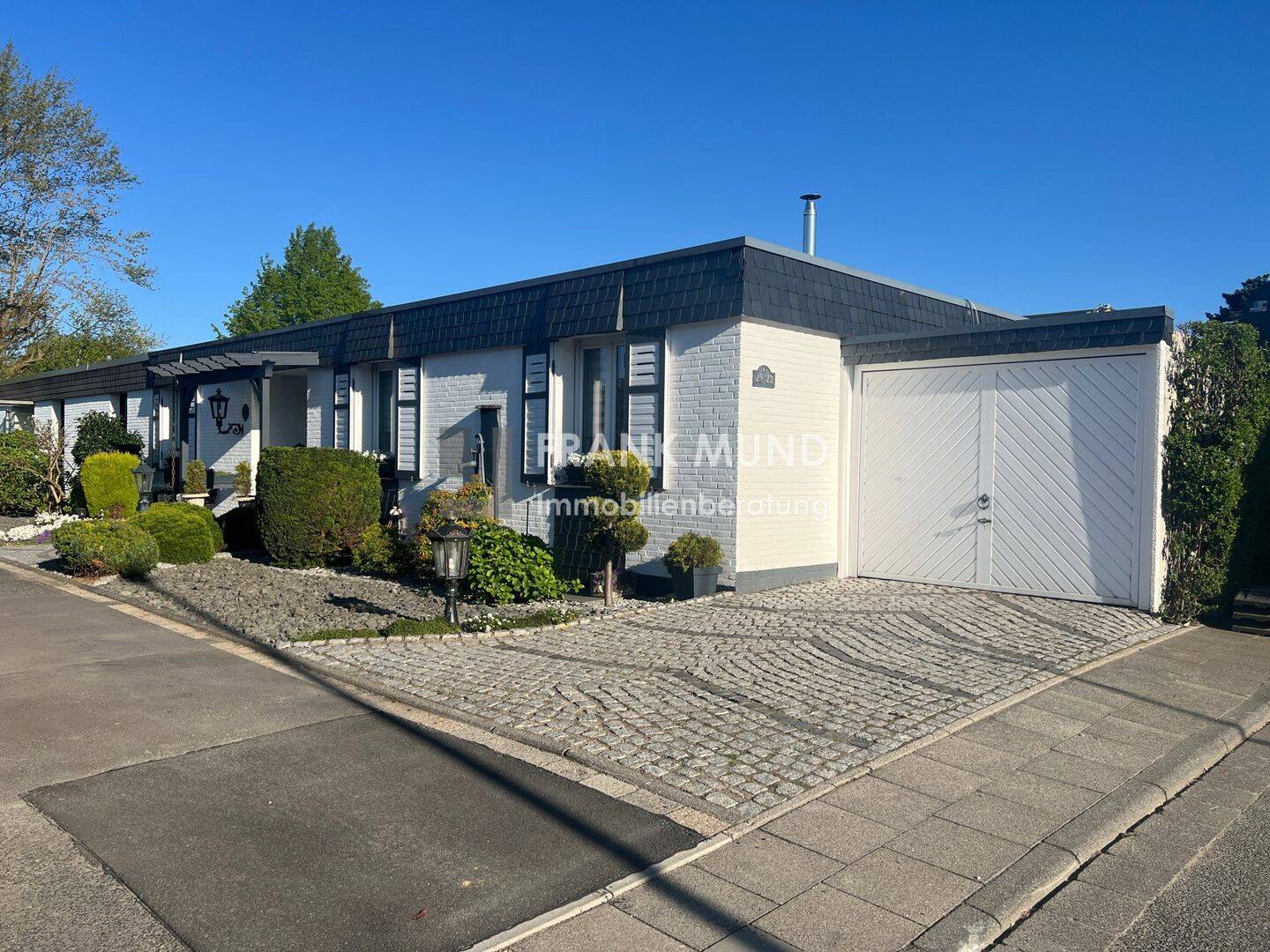 Sehr gepflegter Bungalow mit tollem Garten im Blumenviertel von 41189 MG-Wickrath