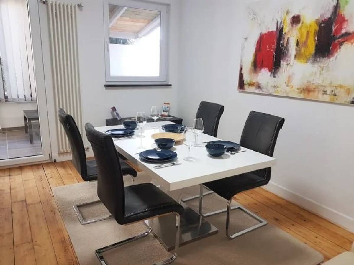 Große Wohnung mit Wintergarten – 53177 Bonn – Bild 1 von 9