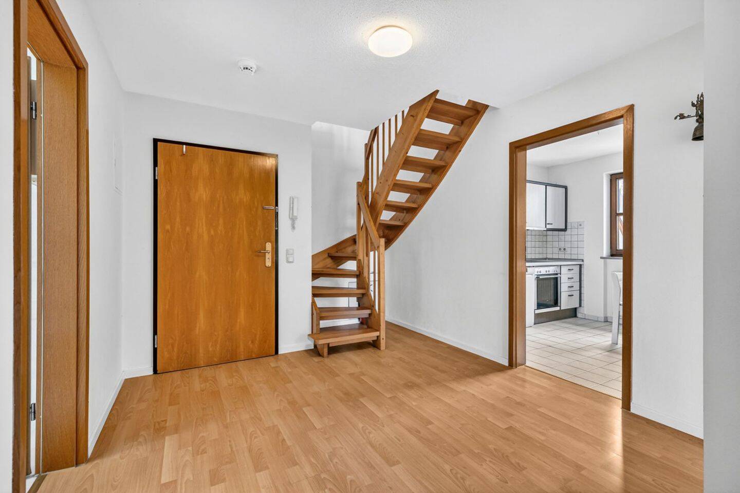 Großzügige 3,5-Zi.-Maisonette mit 2 Bädern & TG - keine zusätzliche Käufer-Provision – Augsburg – Vorschaubild 2