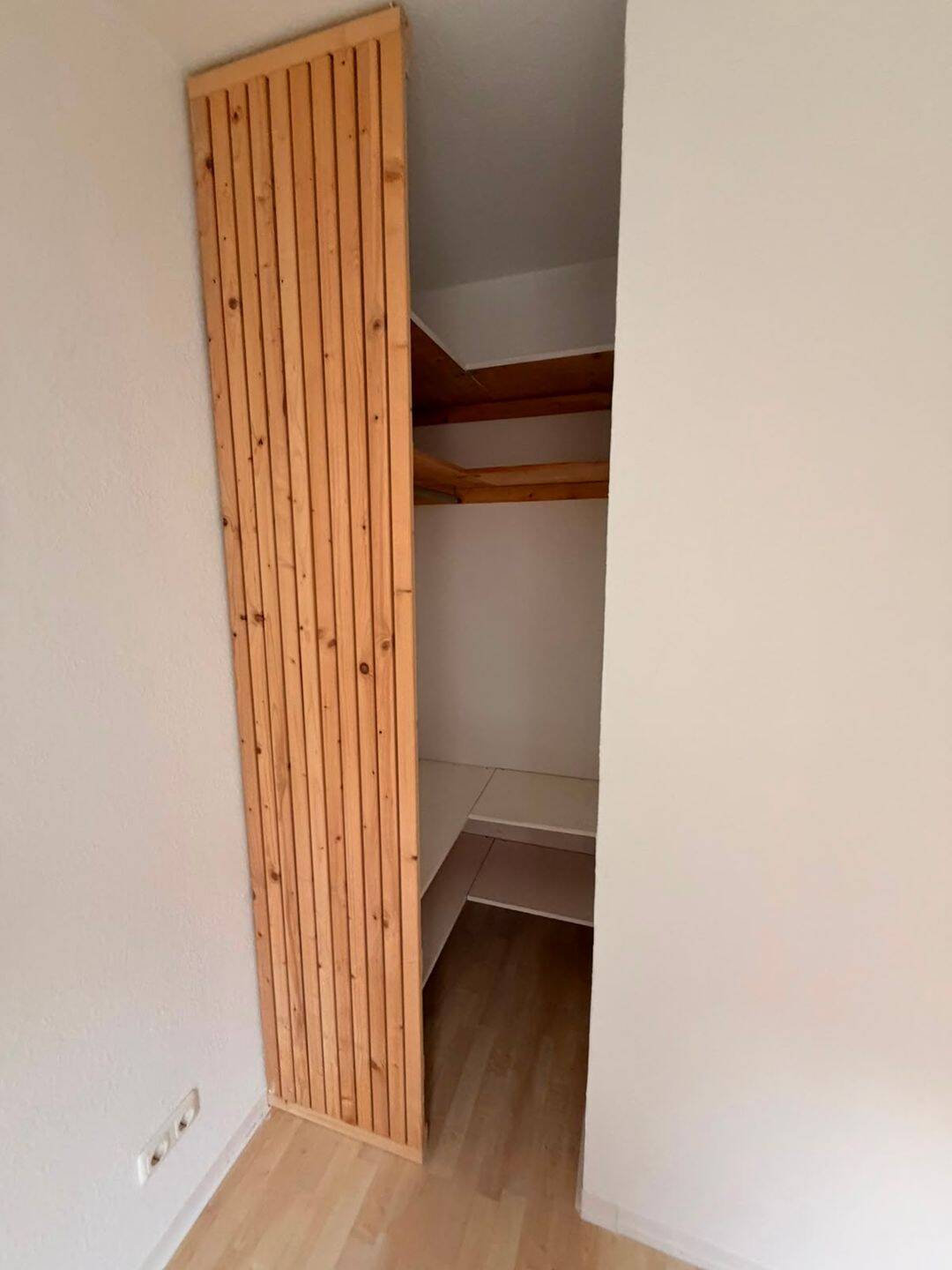 Frisch renovierte 2-Zimmer-Wohnung, Küche, Bad – Hannover – Vorschaubild 7