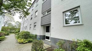 ACHTUNG SOMMERAKTION ! Renovierte 3,5 - Raum - ETW mit Wohnküche und Balkon in E- Katernberg !