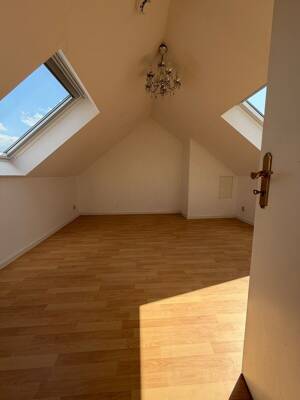Wohnen auf zwei Ebenen - attraktive 3,5-Raum-Maisonettewohnung in Erfurt – 99084 Erfurt – Vorschaubild 4