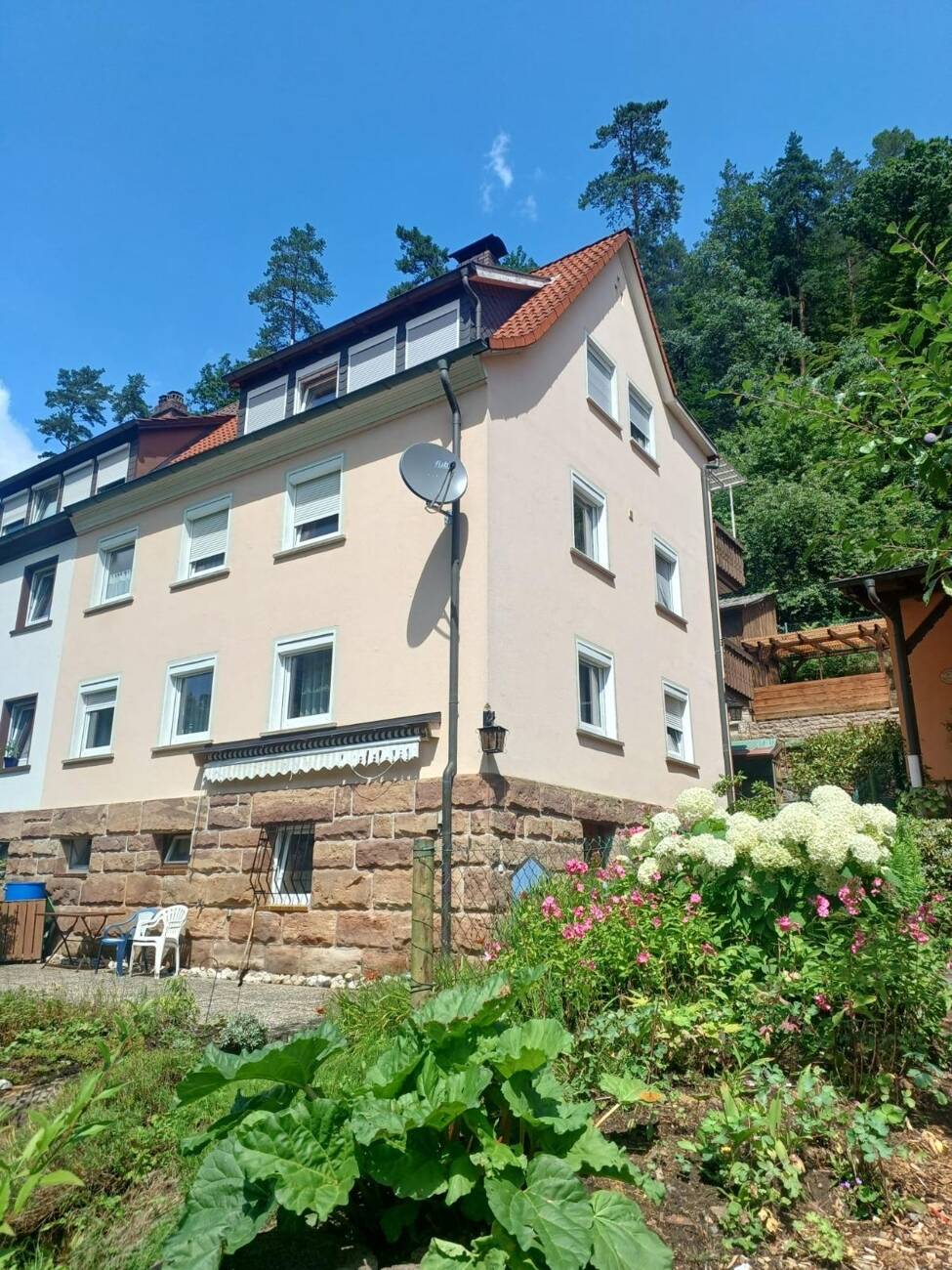 Solides Anlageobjekt: Vermietetes 3-Parteien-Haus in ruhiger Umgebung – Kulmbach – Vorschaubild 2