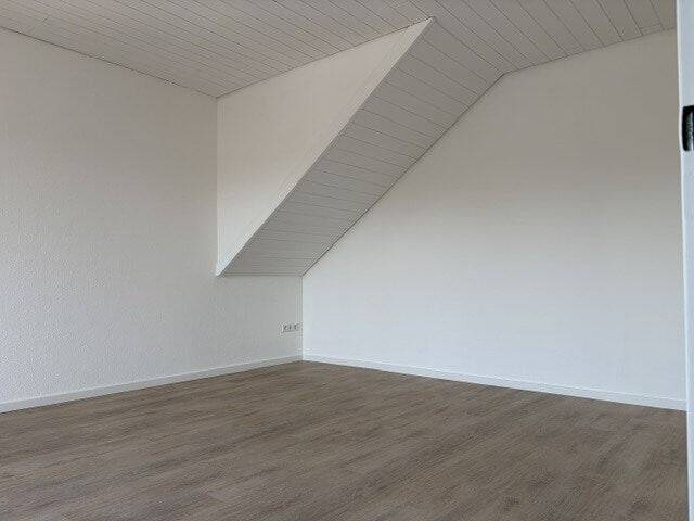 Modernisierte Dachgeschosswohnung in ruhiger Lage mit Balkon – Mönchengladbach – Vorschaubild 8